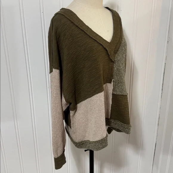 POL Olive and Beige V-Neck Sweater - Picture 2 of 9